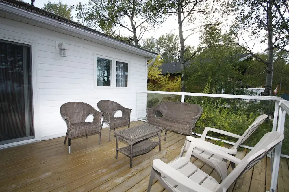 Lakefront Cottage in Manitou Beach