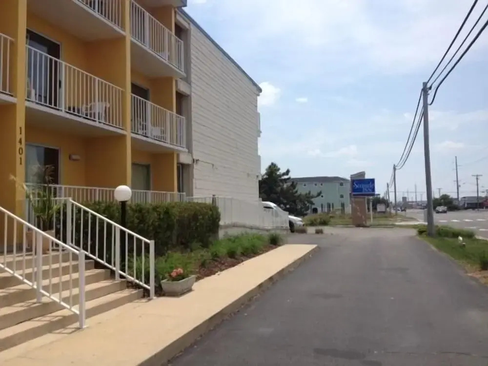 Seaside Inn & Suites