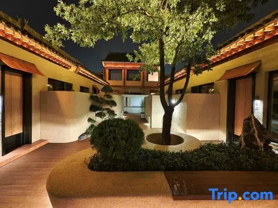 Qingmo · Private Hot Spring · Homestay (Xinzhou Ancient City)