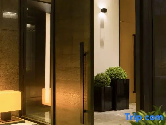 SFEEL DESIGN Hotel (Chengdu Renmin South Road Nijiaqiao Subway Station)