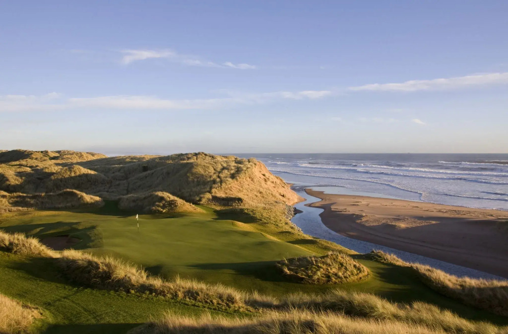 Trump MacLeod House & Lodge, Scotland