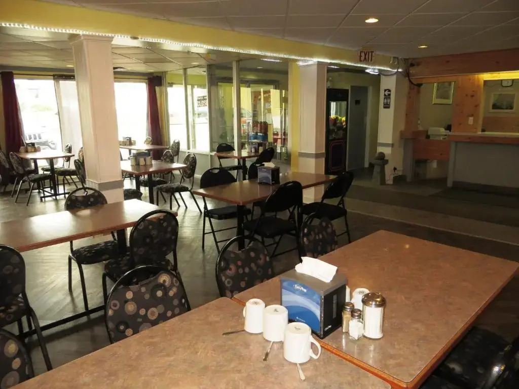 Macklin Motor Inn
