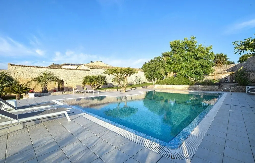 Amazing Home in Ragusa With 4 Bedrooms, Wifi and Outdoor Swimming Pool