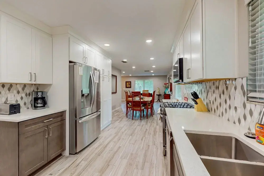 Updated House With Enclosed Yard, Patio, Central AC, & Washer/dryer