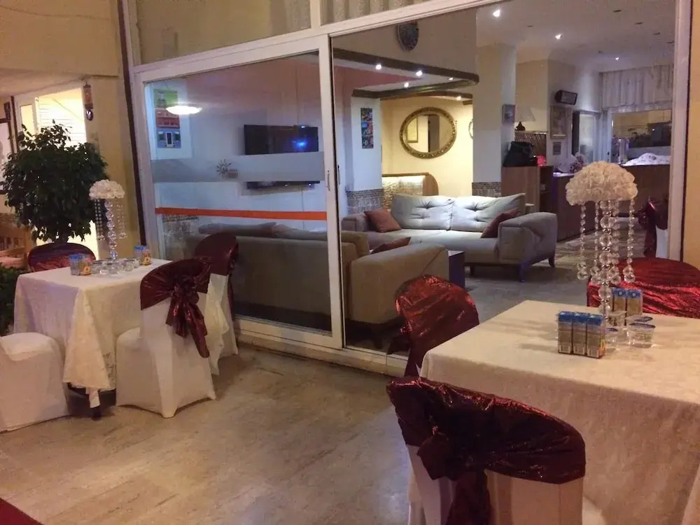 Ak Hotel