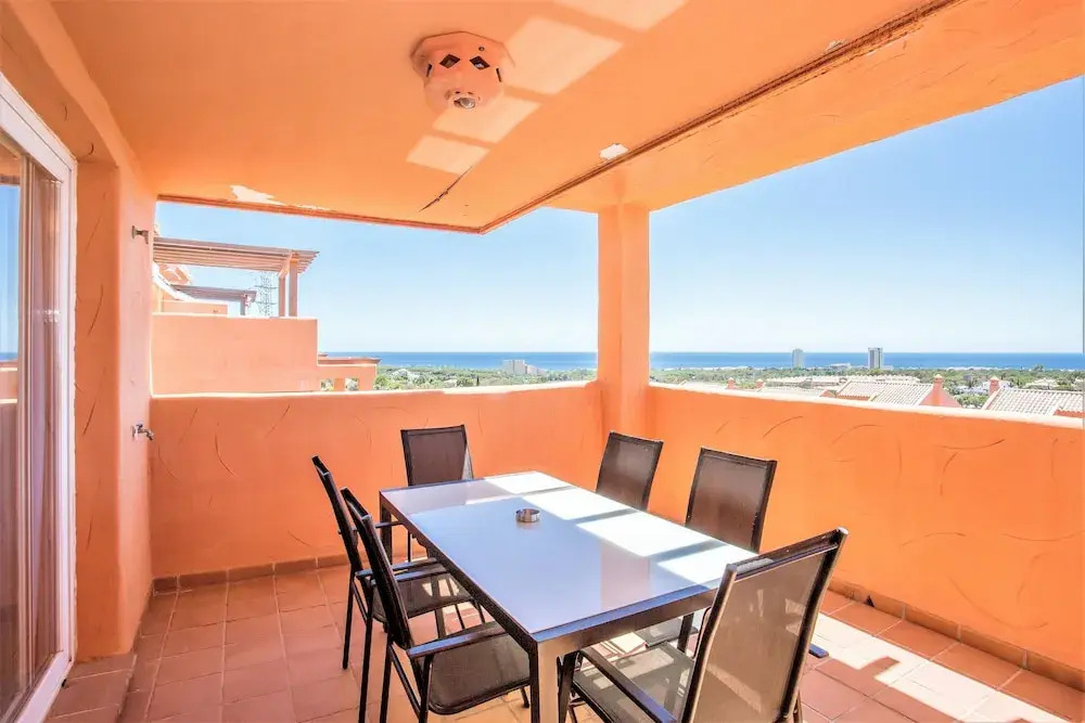 Relaxing 2 Bed 2 Bath - Sea and golf views DL24