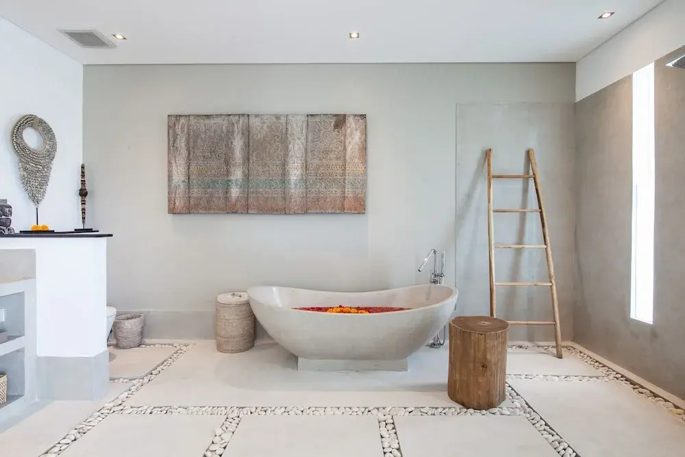 Captivating Villa Walk to the Beach