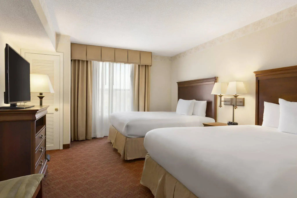 Spark By Hilton Woodbridge