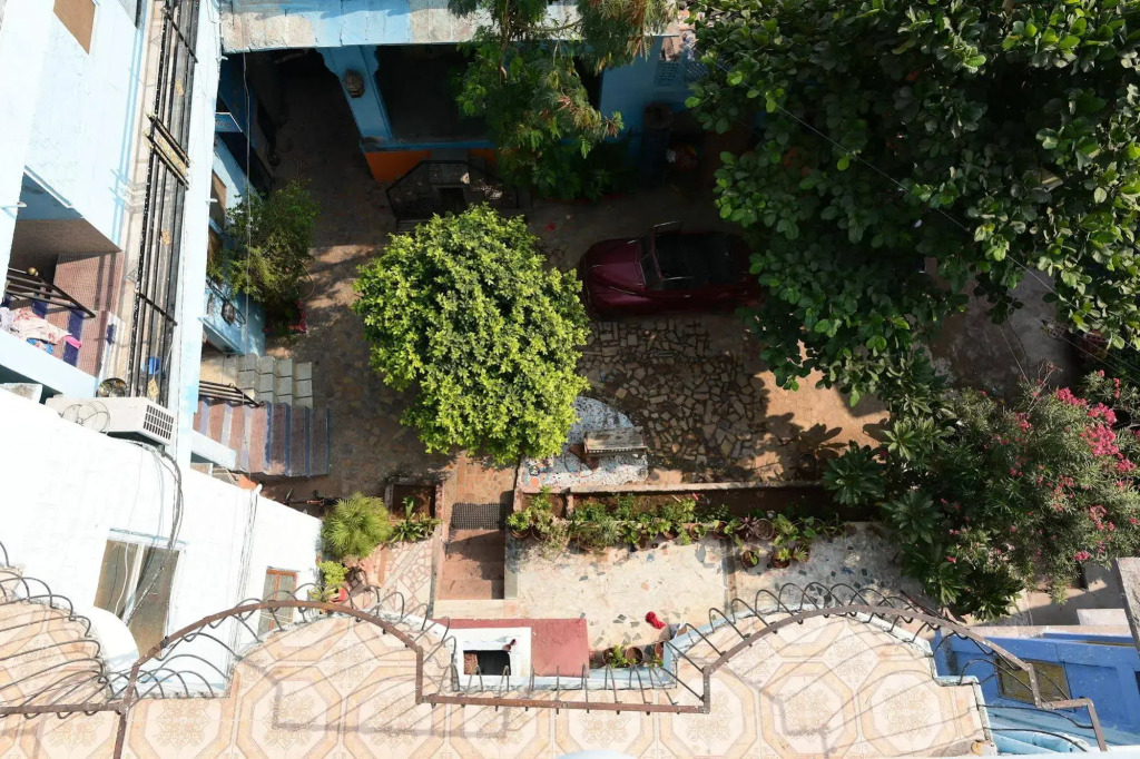 Yogis Guest House