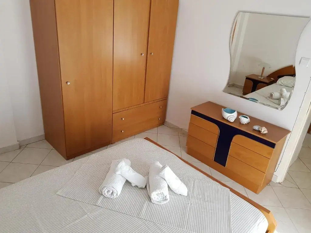 Apartment next to palm trees-200 meters from the Sea