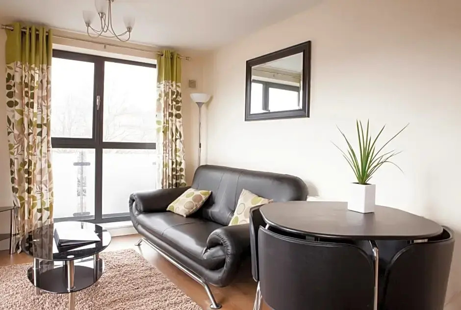 Cheltenham Plaza - Bliss Apartments