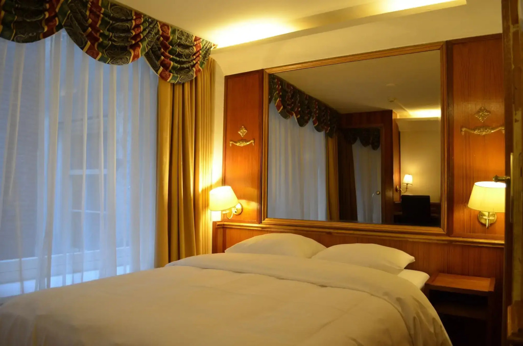 Rembrandtplein Bed & Breakfast