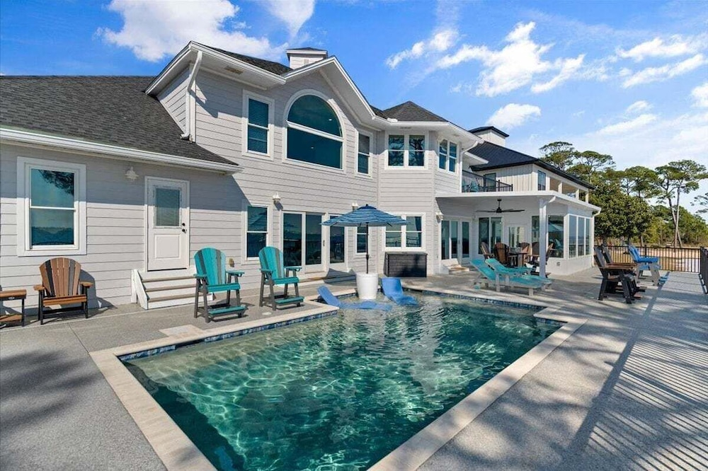 Martha's Cove 5 Bedroom Home