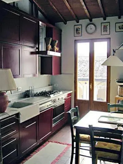 Lambertesca Halldis Apartments