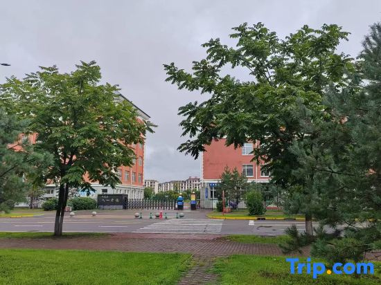 Yichun Xinxin Fashion Inn