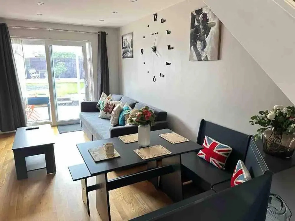 Remarkable 2-bed House in Northolt
