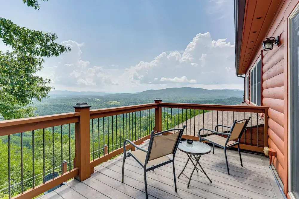 Mtn-View Cabin: Deck & Pets Welcome in Murphy