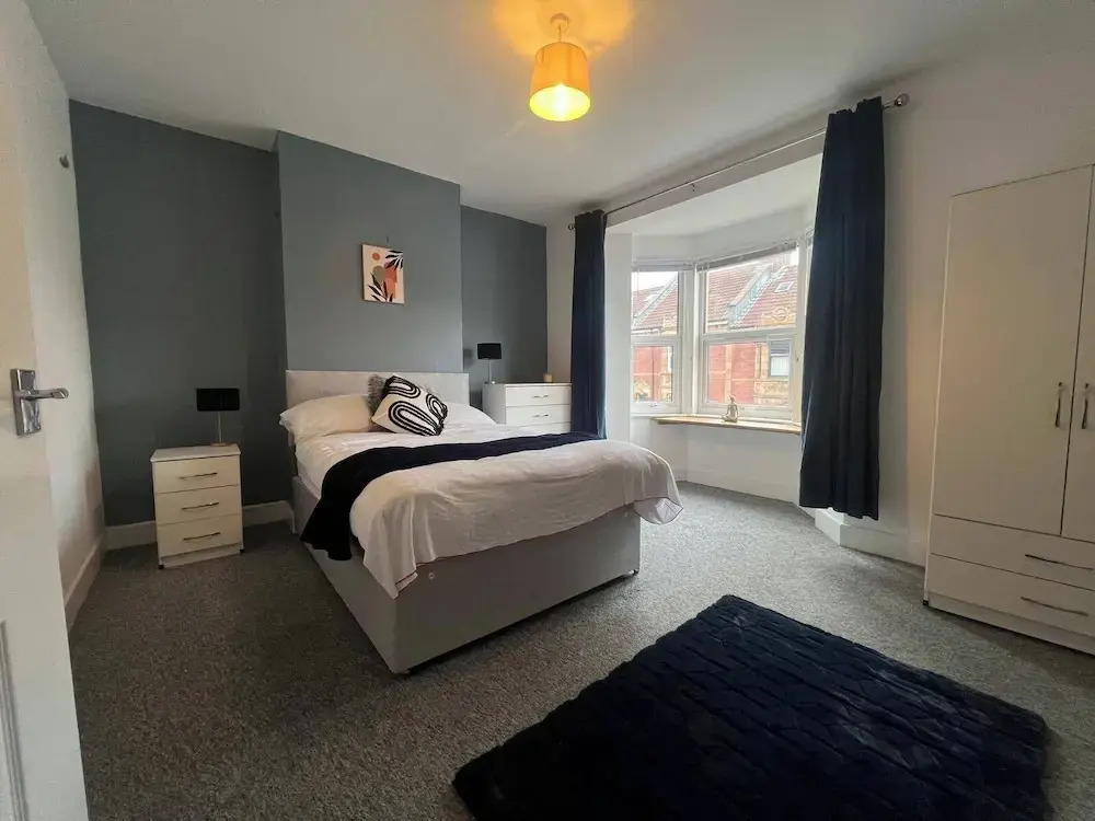 Lena St - 3 Bedroom House - Sleeps 6 - Wifi