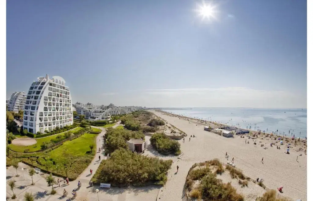 SUN7 STUDIO -FACE PLAGE- WIFI-PARKING -PISCINE - CoHôteConciergerieLaGrandeMotte