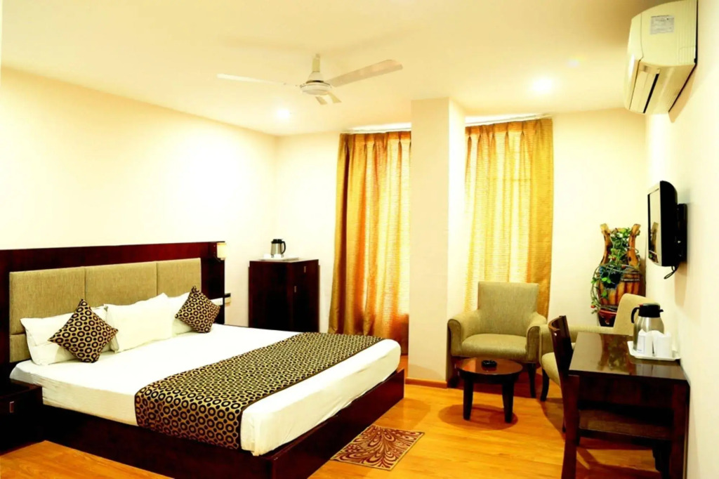 Royal Palm - Hotel Near Udaipur Railway Station