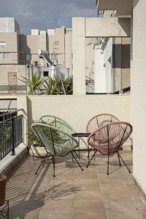Amazing Renovated Penthouse In Pagkrati