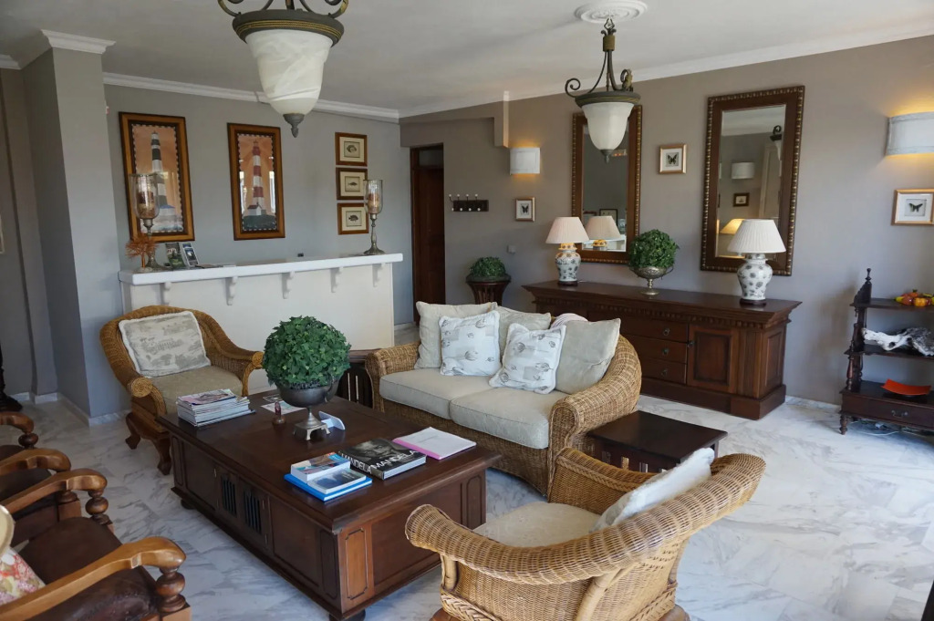 Faros Suites