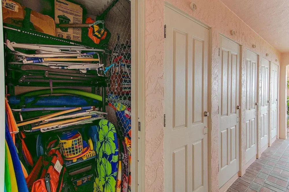 Sunset Royale 100 2 Bedrooms 2 Bathrooms Apts