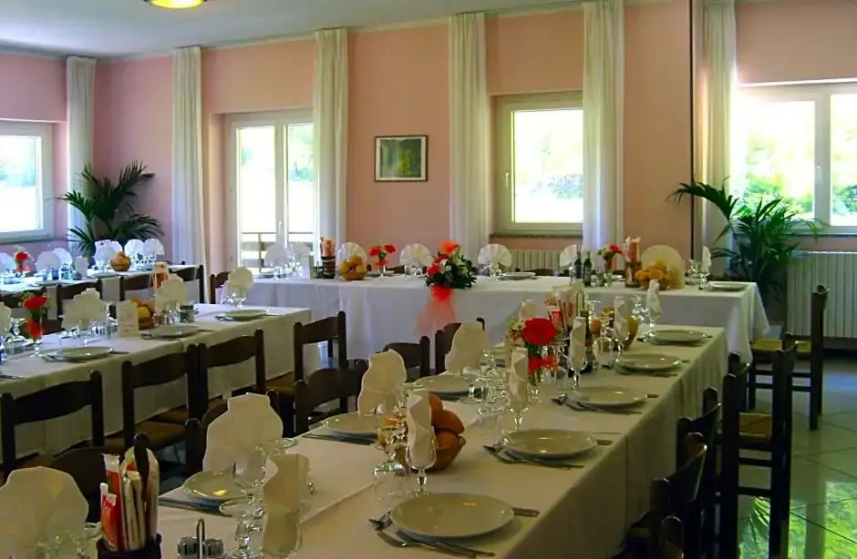 Hotel Ristorante Sasso Remenno