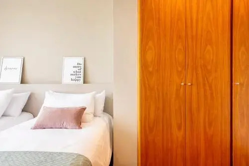 Up Rooms Banyoles