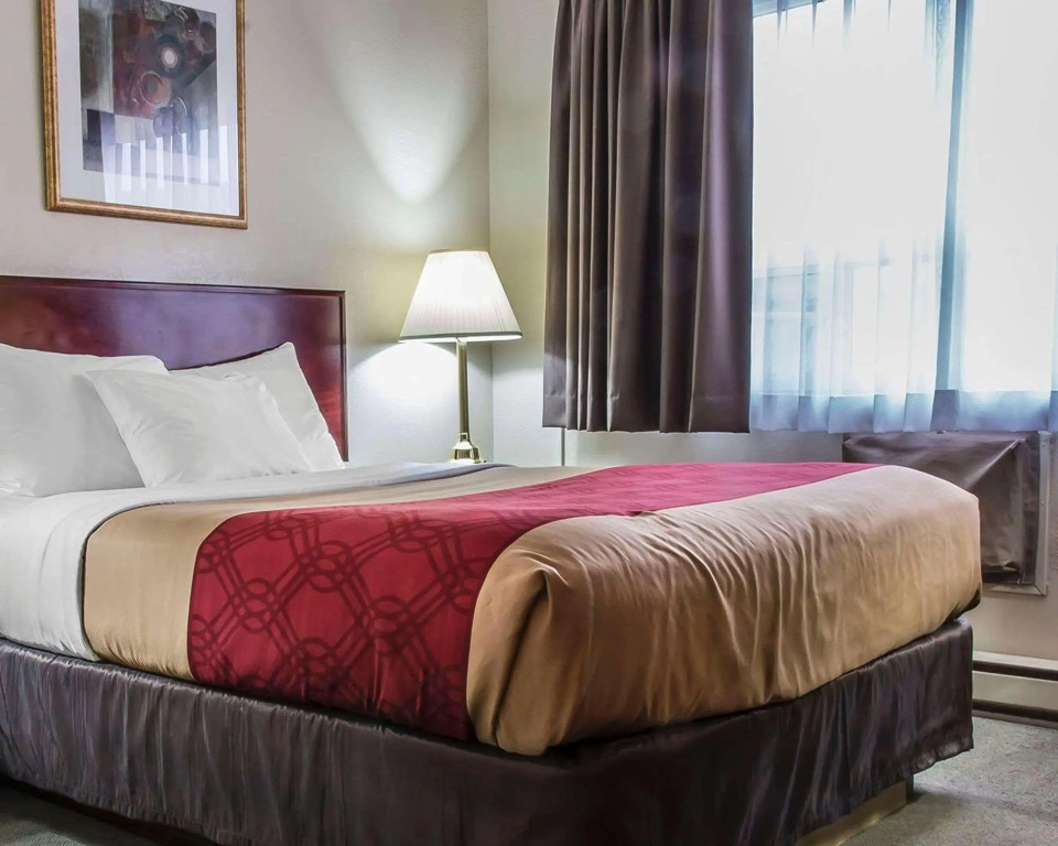 Howard Johnson by Wyndham Thunder Bay