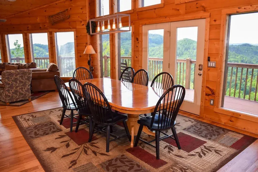 THE PINNACLE - 6 Br Cabin