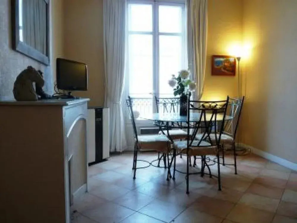 Rue d Antibes 131