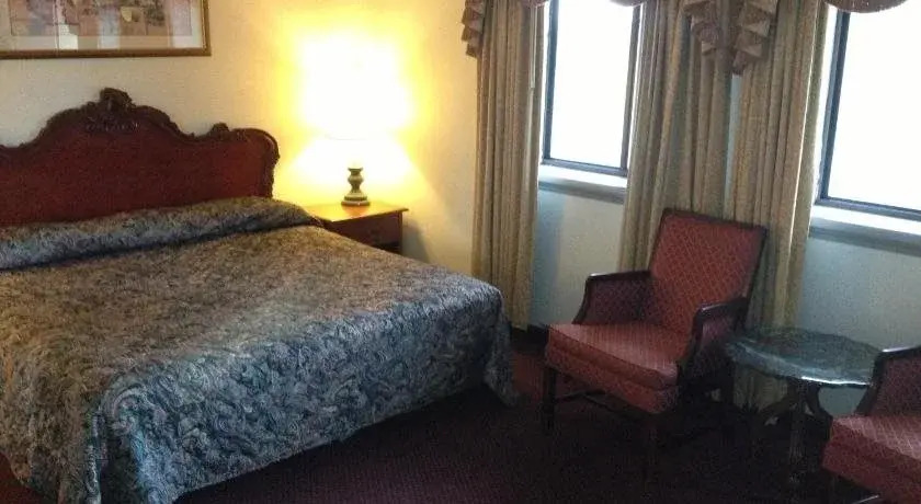 Embassy Motel - Franklin