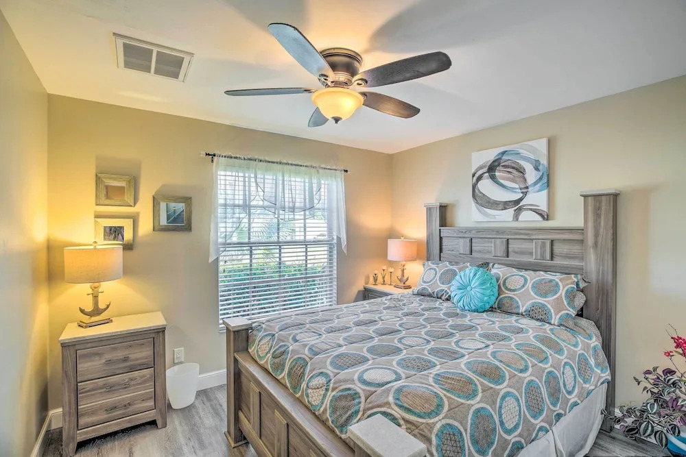 Lanai & Heated Pool: Stunning Cape Coral Getaway