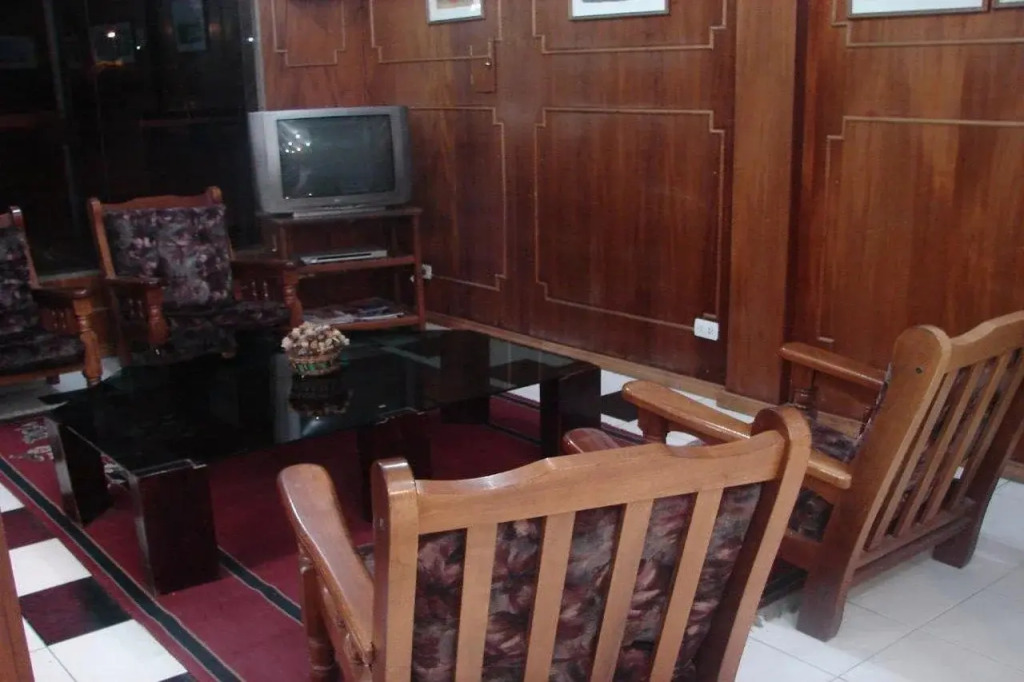 Cheltum Hotel