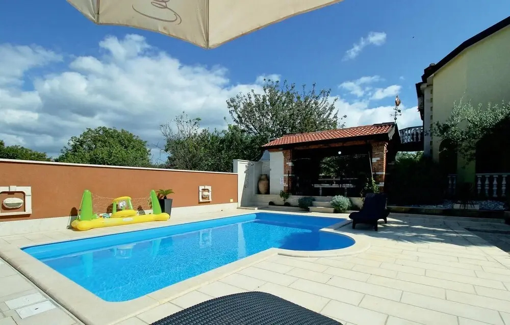 Amazing Apartment in Kosinozici With 1 Bedrooms, Wifi and Outdoor Swimming Pool