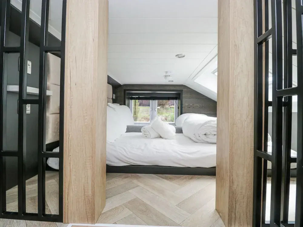 Lingy Luxury Family Pod