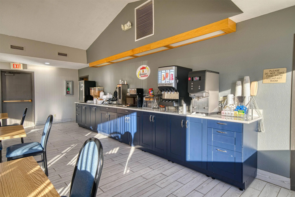 Super 8 by Wyndham Hot Springs