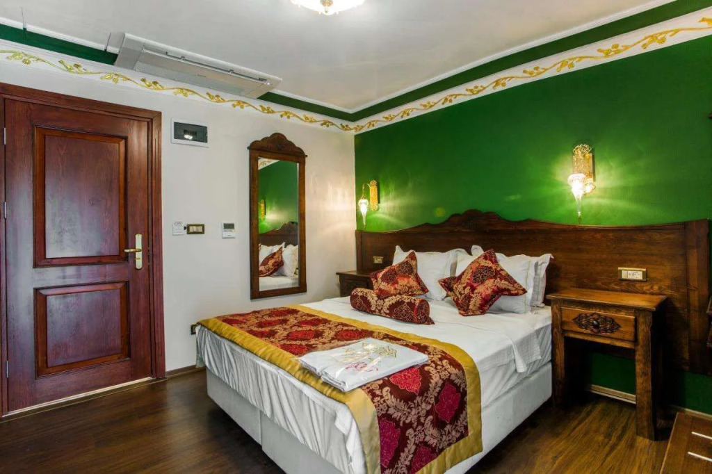 Rose Garden Suites