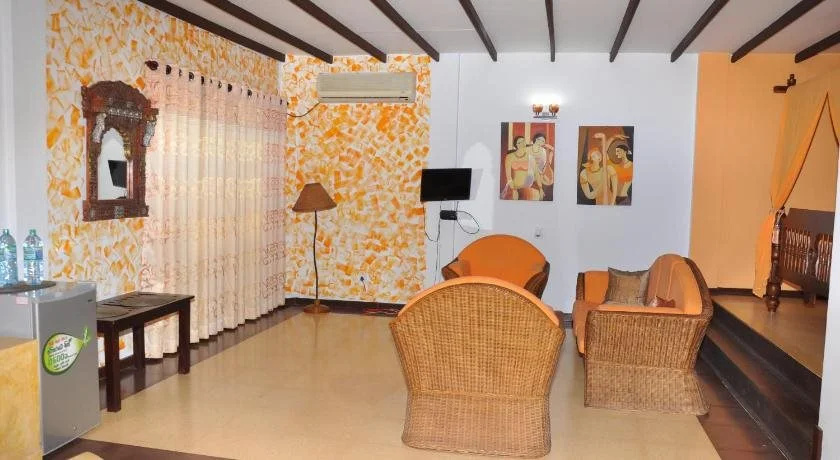 Solomon Beach Hotel