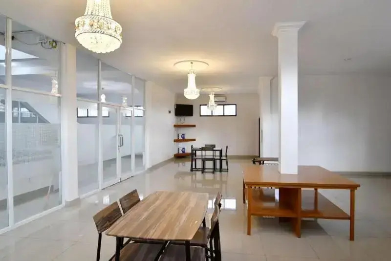 Rich Guesthouse