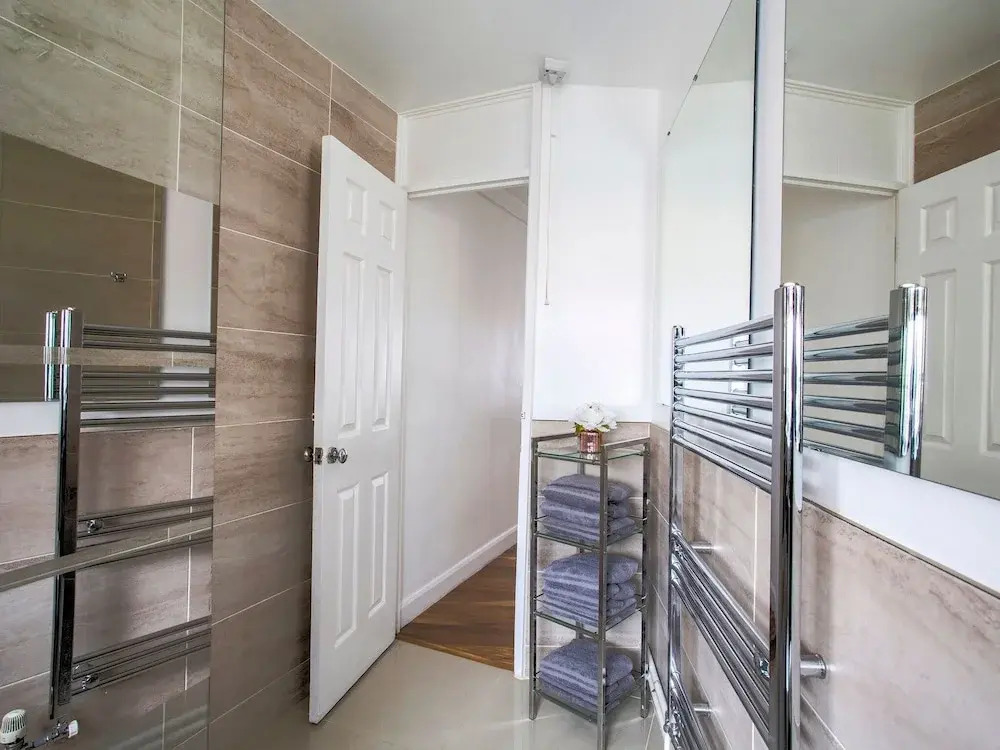Restful Apartment in London near Westfield Shopping Center