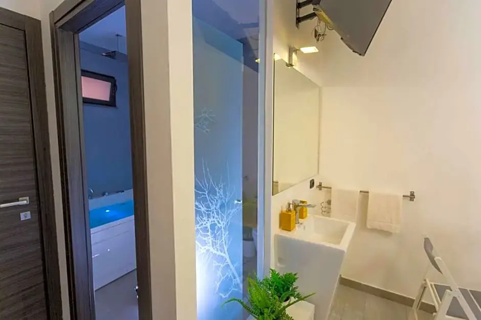 ETNEA 208 LUXURY JACUZZI SUITE Catania