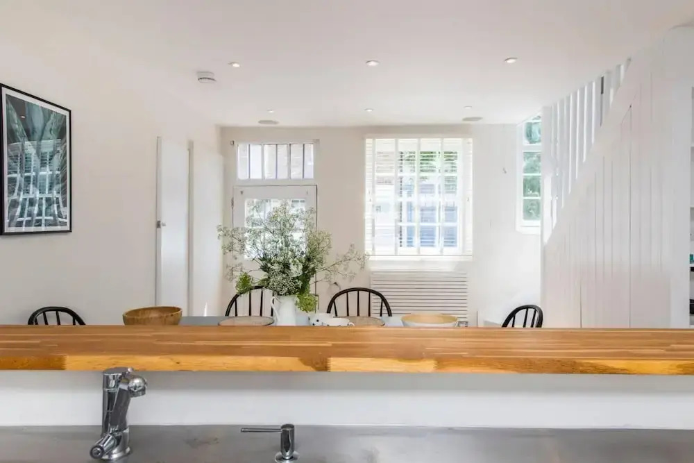Divine 3-bed Mews House Battersea