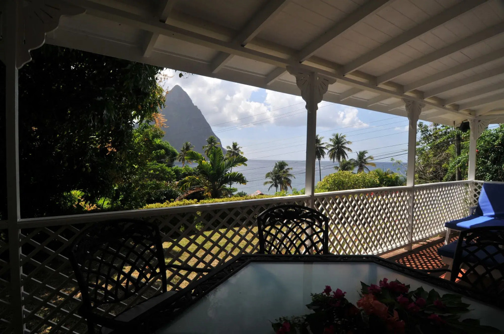 Hummingbird Beach Resort