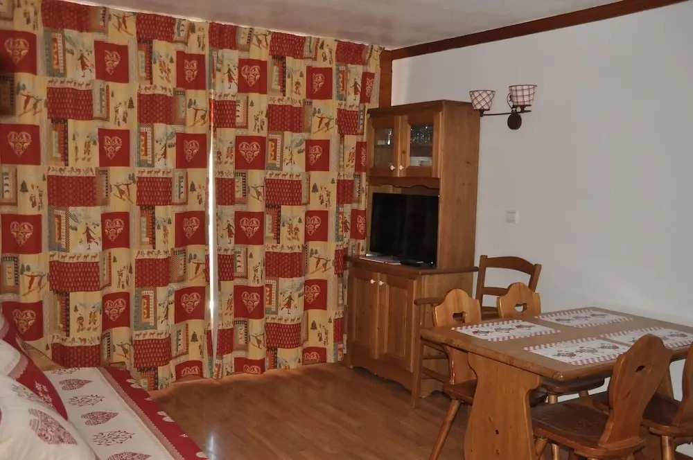 Hameau DE LA Vallee D'or - Gentiane 102 : 2 Pièces 4 Personnes / 2 Rooms 4 People