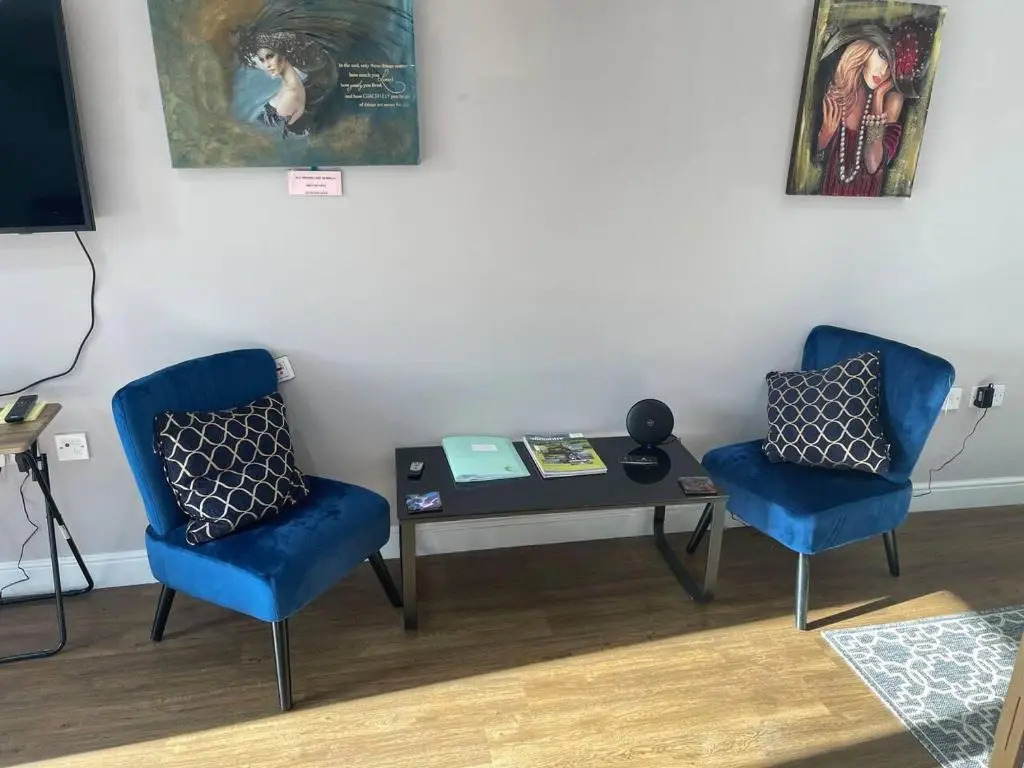 Immaculate 1-bed Studio With Outside Patio