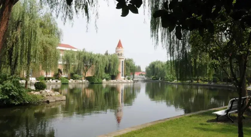 Dianshan Lake Forest Holiday Resort
