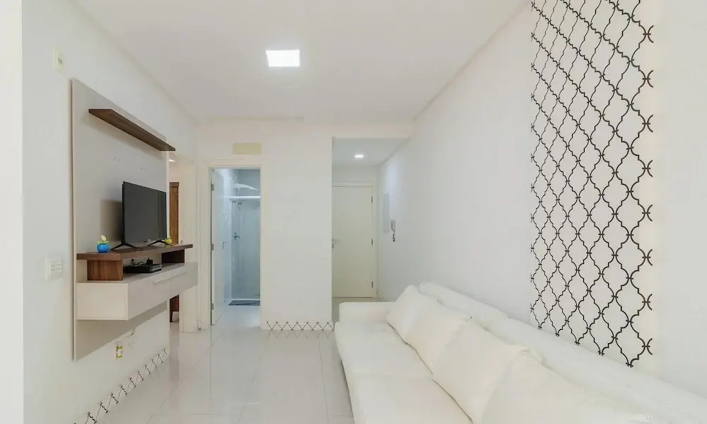 1BR Apt w/ Pool 650m From Beach Pdn0113