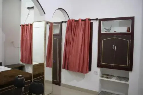 Sandhya Guest House Varanasi Near Ganga River
